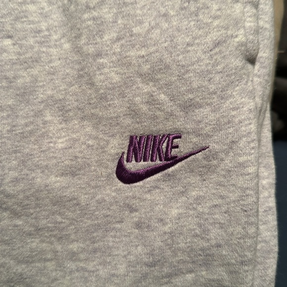 Heather purple kids joggers. Size medium. Great sweat pants child just out grew. - Picture 4 of 4